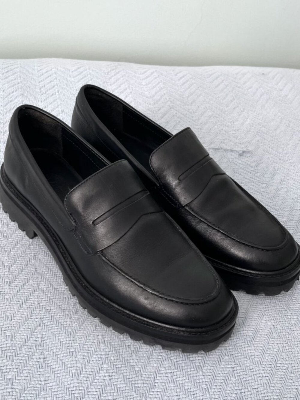 Everlane Chunky Loafer - Picture 4 of 11